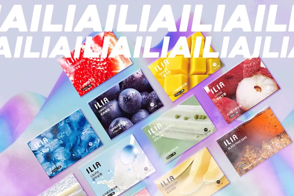 ILIA 發光霧化煙彈全系列口味展示,包括蜜瓜誘惑、冷萃龍井、零度可樂、極道烏龍等多款人氣選項,三顆裝包裝設計橫式排列呈現